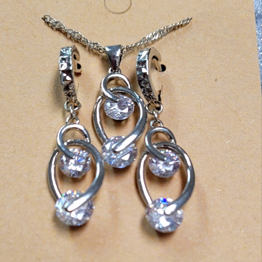 925S Sterling Silver Double Hoop Crystal  Pendant Necklace/Hoop Earrings Set